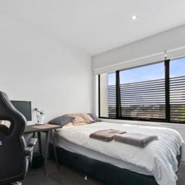 Burwood - Photo 2