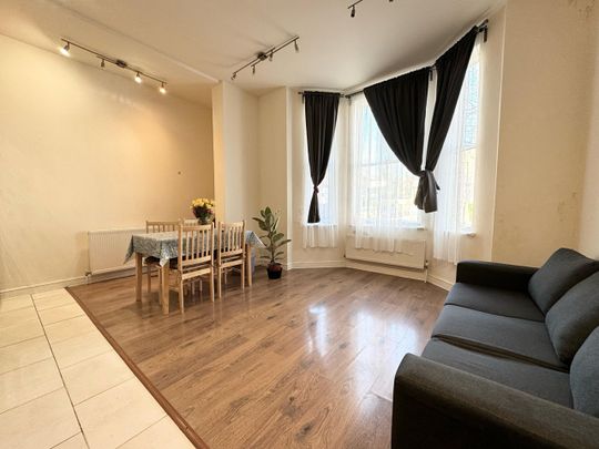2 Bed Flat, Courcy Road, N8 - Photo 1