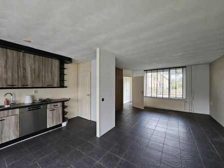 Te huur: Huis Ds. Louwe Kooymanslaan in Waalwijk - Photo 5