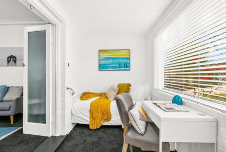 Two Bedroom House - Photo 4