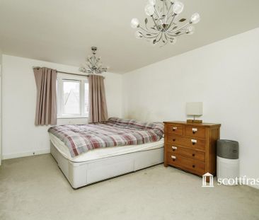 4 bedroom detached house to rent - Photo 3
