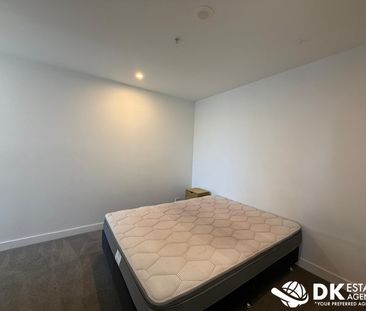 PRIME APARTMENT IN A PRIME LOCATION -FURNISHED - Photo 6