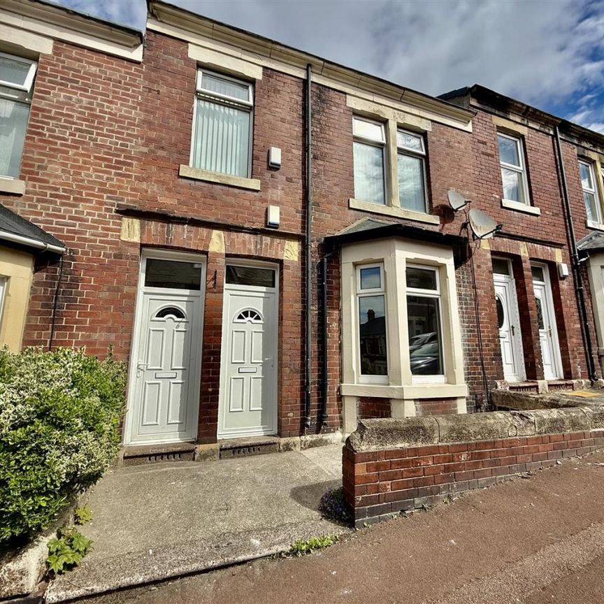Faraday Grove, Bensham, Gateshead - Photo 1