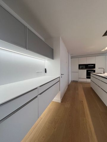 T3 Quimper – 3 pièces – 183m2 Ascenseur + garage de 100m2 avec porte motorisée - Photo 2