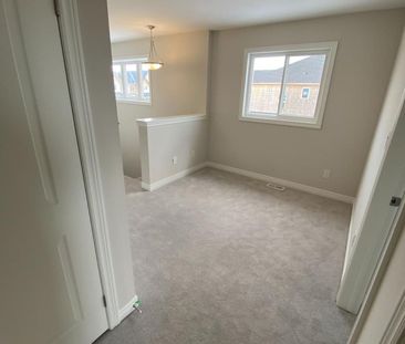 For Lease - 57 Sycamore Street, Welland, Ontario - Photo 2