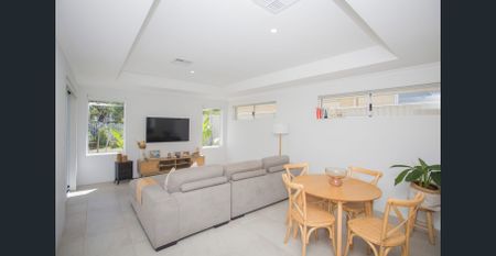 Coastal Living Awaits - Photo 3