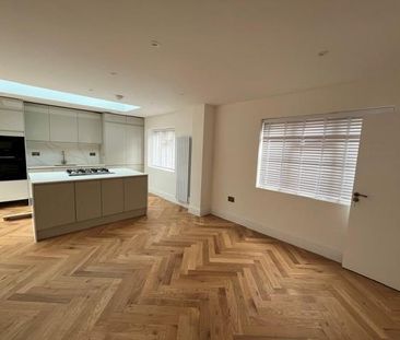 4 bedroom end of terrace house to rent - Photo 5