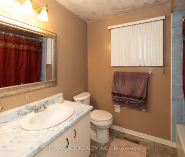 Detached Home For Lease | E8027752 - Photo 5