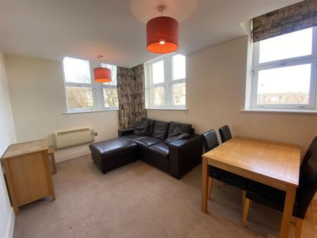 2 bedroom apartment to rent - Photo 2