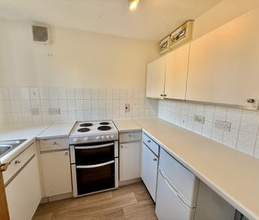2 bedroom semi-detached house to rent - Photo 2