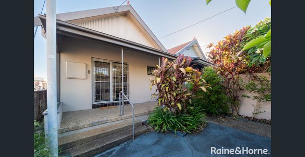 Charming 3-Bedroom Home for Lease in Five Dock - Photo 1