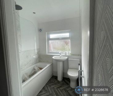 3 bedroom terraced house to rent - Photo 4