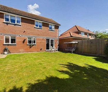 Plover Close, Thetford, IP24 - Photo 2