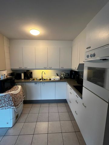 Appartement te huur met twee slaapkamers in Kortrijk. - Photo 2