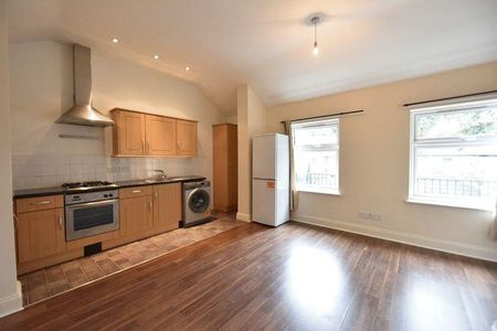 1 bedroom flat to rent - Photo 2