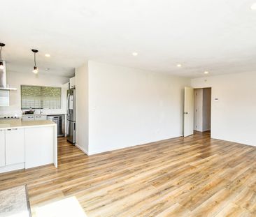 Modern, Tidy & Perfectly Positioned - Photo 2