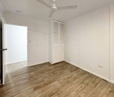 Charming 3-Bedroom House in Prime Cairns Location - Photo 2
