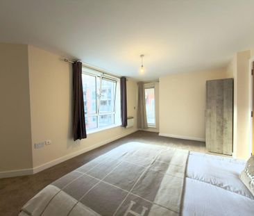 1 bedroom in a flat share to rent - Photo 1