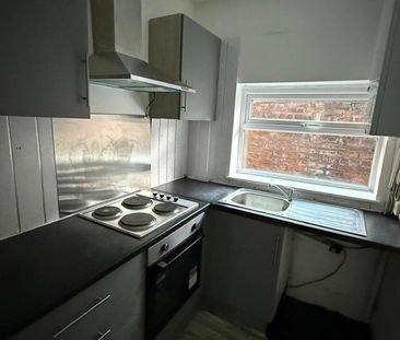 2 Bed Terraced House, Coniston St, M6 - Photo 2