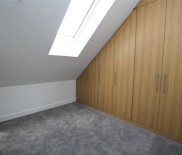 3 bedroom end of terrace house to rent - Photo 2