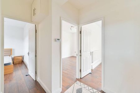 3 bedroom flat to rent - Photo 5