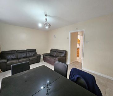 3 bedroom detached house to rent - Photo 2