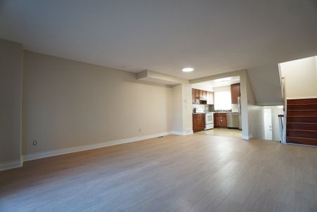 For Lease - 5 STAMFORD Private, Hunt Club - South Keys and Area, Ontario - Photo 2