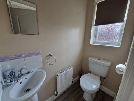 2 bedroom terraced house to rent - Photo 4