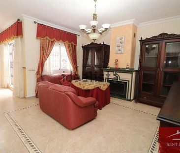 Alquiler de casa o chalet independiente en Centro - Photo 2