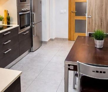 Piso de alquiler en Carrer de Pablo Iglesias, 113, L'Olivera - Photo 3