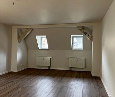 ERSTBEZUG - wunderschöne 3-Raum Dachgeschosswohnung mit Dachterrasse - Photo 6