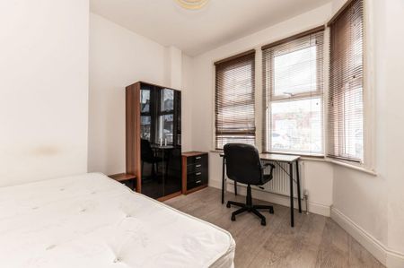 5 bedroom terraced house to rent - Photo 3