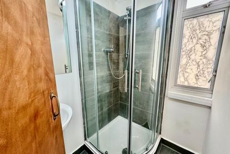 Bedsit, Sussex Gardens, W2 - Photo 3