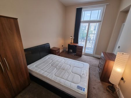 4 Bed Student Accommodation - Photo 2