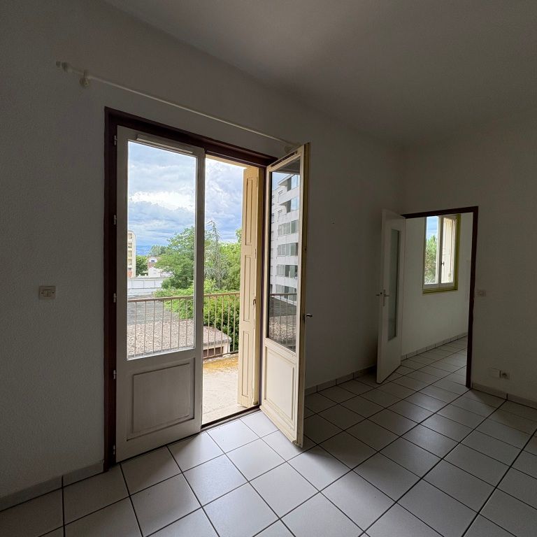 Location Appartement 3 pièces 69m² MONTROND LES BAINS 42210 - Photo 1