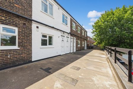 2 bedroom maisonette to rent - Photo 3