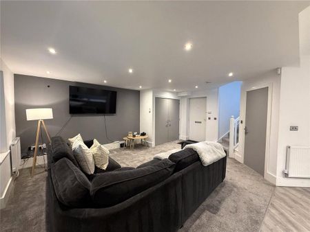 2 bedroom terraced house to rent - Photo 2
