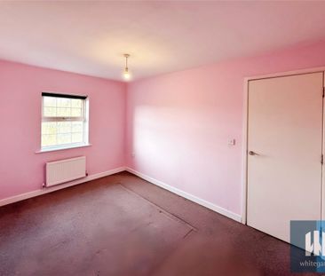 Fell Grove, Ferndale, Huddersfield, HD2 - Photo 2