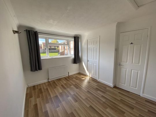 3 bedroom end of terrace house to rent - Photo 1