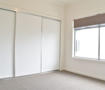 Modern Living in Lalor - Photo 4
