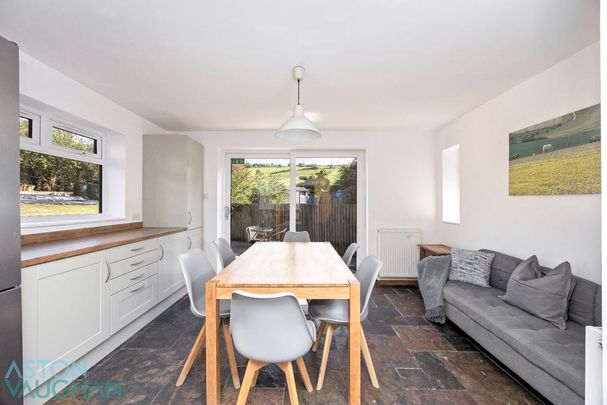 5 bedroom semi-detached house to rent - Photo 1