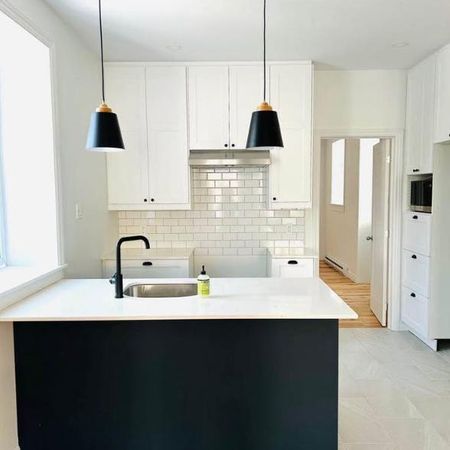 Loft avec chambre fermée à louer dans le Vieux-Lévis – Maison ancestrale complètement rénovée - Photo 3