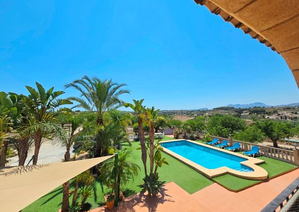 WIDE ESTATE FOR RENT IN TEULADA FOR LONG TERM