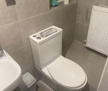 Room in a Shared House, Wilbraham Road, M14 - Photo 5