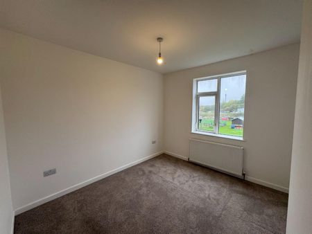 4 bedroom House To Let - Photo 4