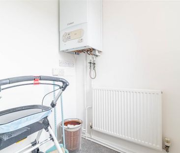 3 bedroom semi-detached house to rent - Photo 2