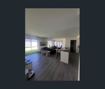 Looking for space, comfort, and a great location? - Photo 1