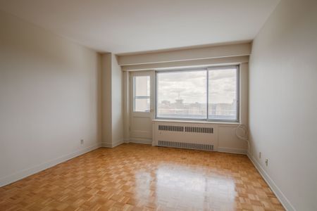3555 Cote-des-Neiges Road - Photo 3