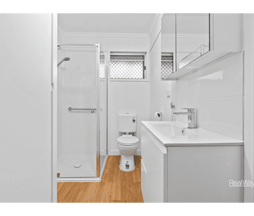 Well-Presented Three Bedroom Home Close to Amenities - Photo 5