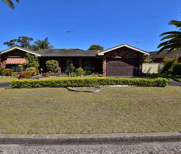 Three Bedroom Home In Tuncurry - Photo 1